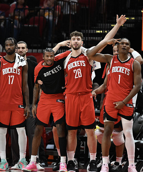 米兰体育下载-关于今夜NBA常规赛传出新动向，休斯敦火箭官宣签约，管理层表态：管理层满意，医务组通报恢复的信息